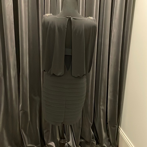Caché Grey Mini Dress with sexy back - Picture 3 of 4